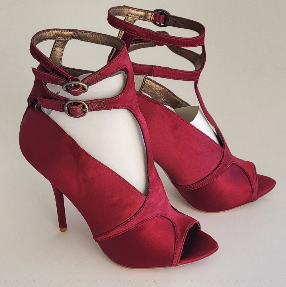 Elegant Red/wine Peep-Toe Heels